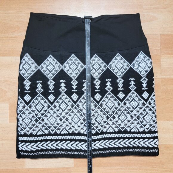 H&M Women's Metallic Embroidered Aztec Geometric Tribal Boho Mini Skirt | XSmall - Picture 3 of 10